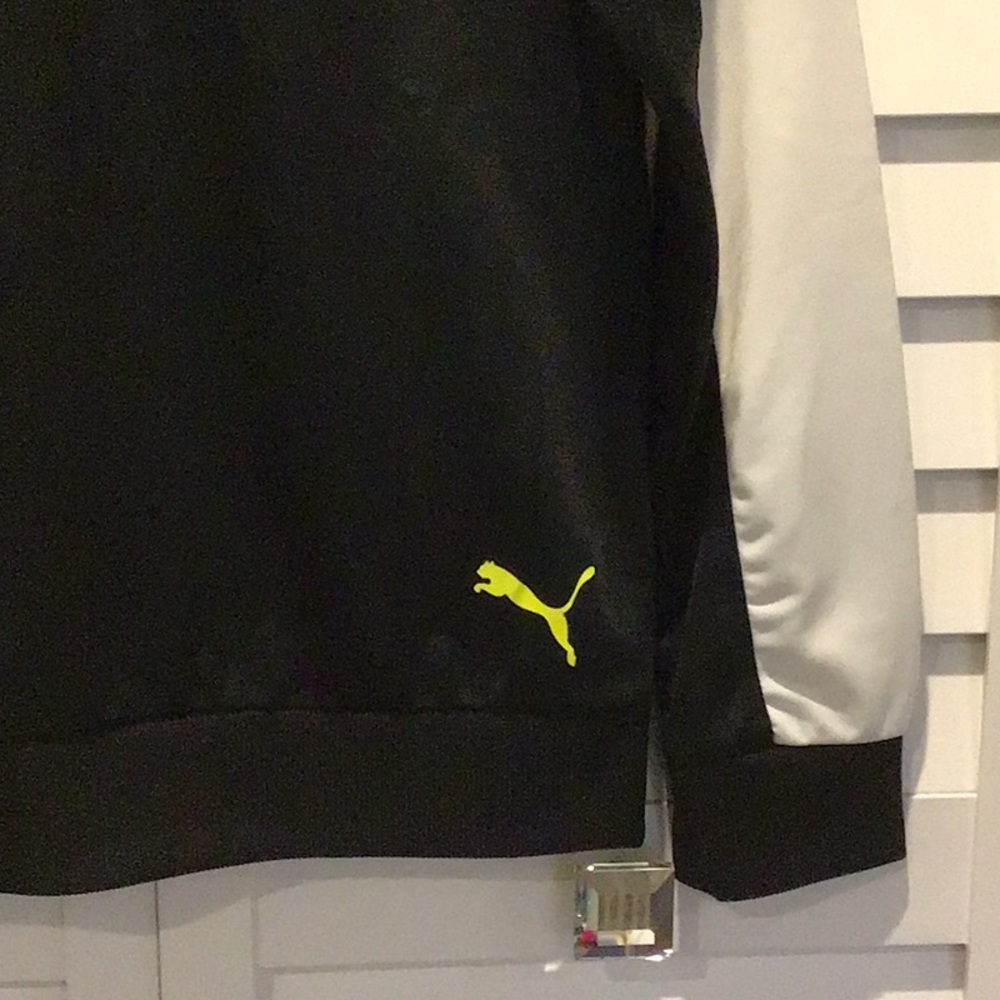 Puma NWT Boy Teen Youth Black Zip up Jacket with Pockets. - Picture 5 of 6